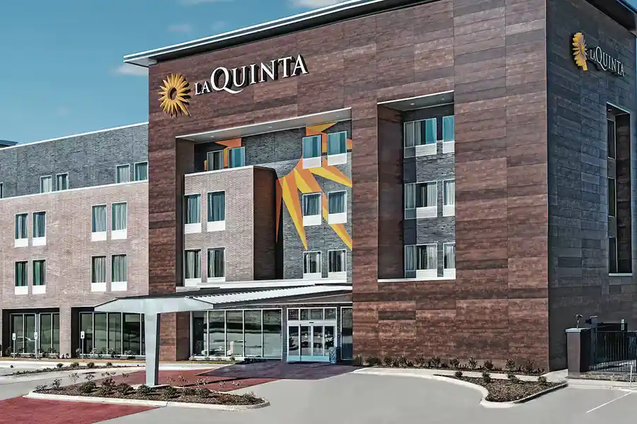 La Quinta Inn & Suites by Wyndham Dallas Grand Prairie North